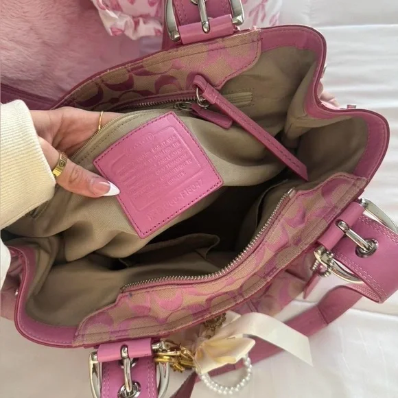 Y2K Barbie Pink Coach Soho Signature C Tote Bag/Purse - Picture 3 of 8